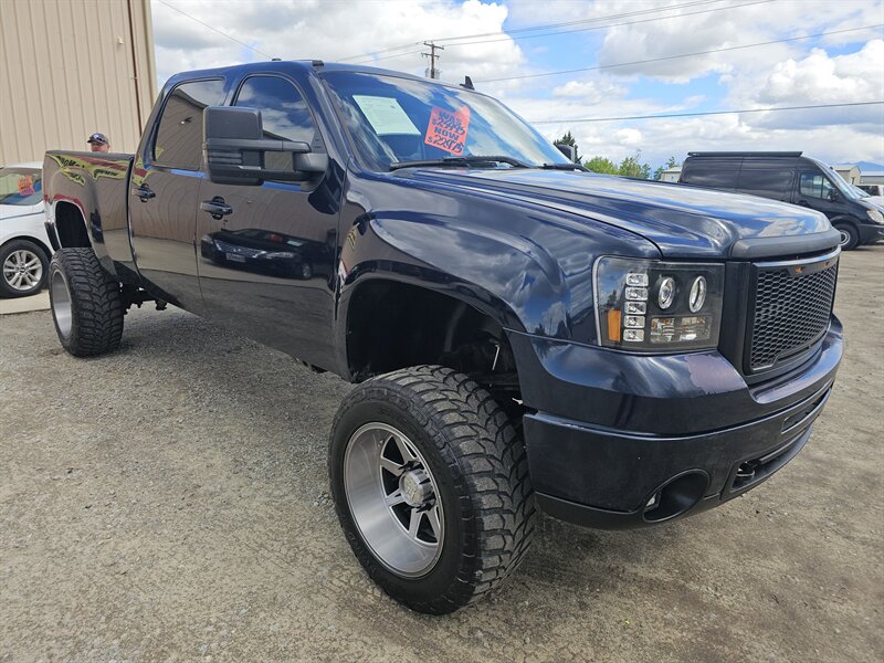 2007 GMC Sierra 2500HD Work Truck - Photo 1 - Central Point, OR 97502
