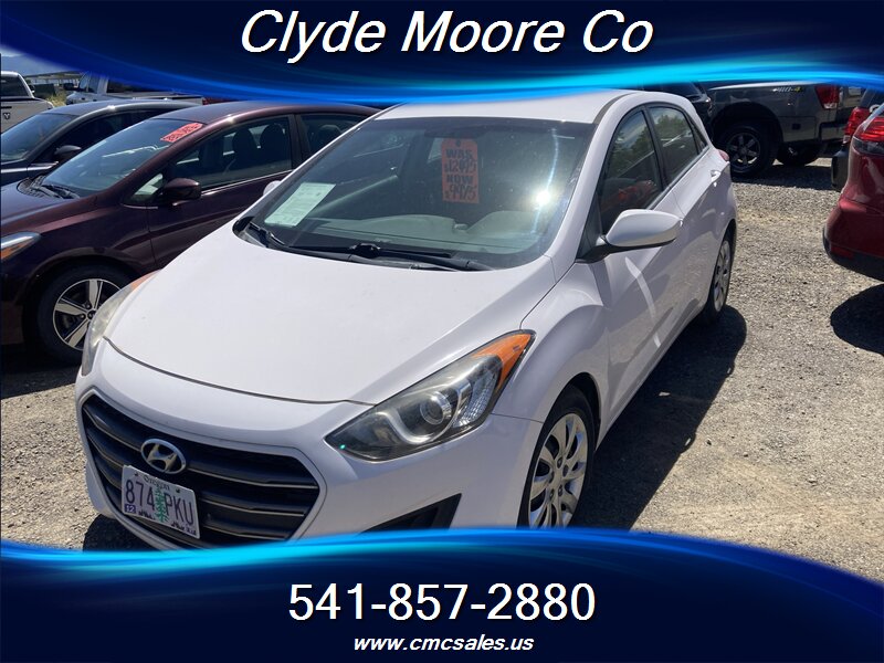 2016 Hyundai ELANTRA GT   - Photo 1 - Central Point, OR 97502
