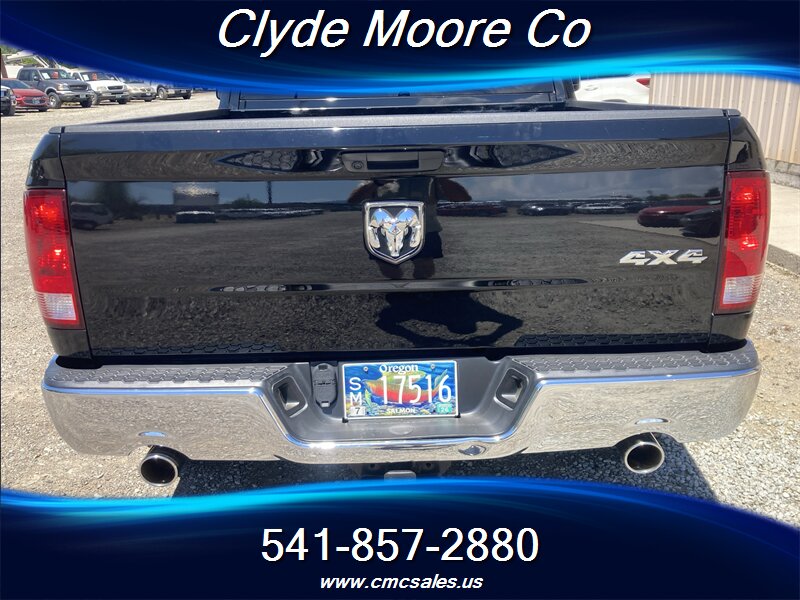 2021 RAM 1500 Classic Tradesman - Photo 3 - Central Point, OR 97502