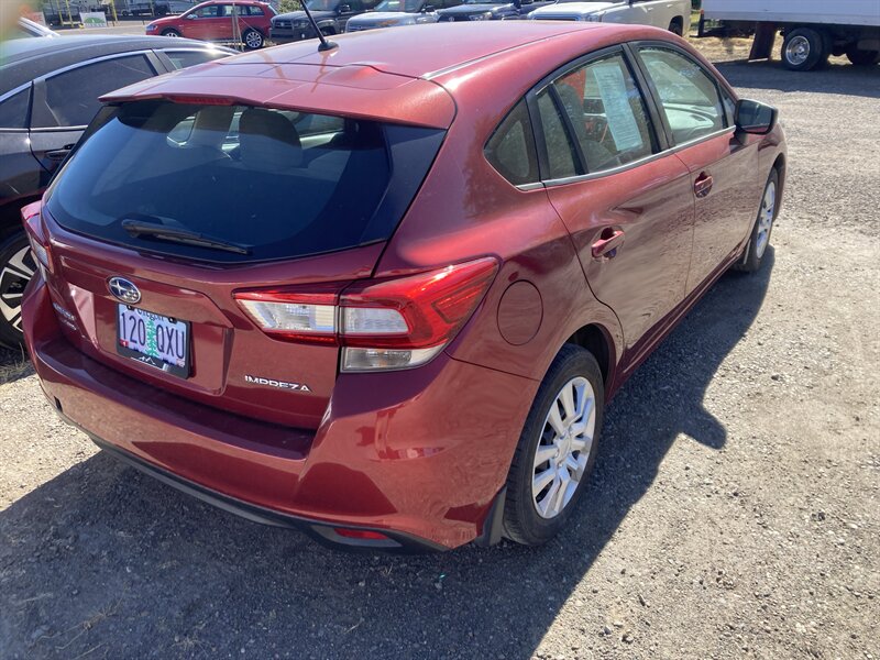 2018 Subaru Impreza Convenience - Photo 2 - Central Point, OR 97502