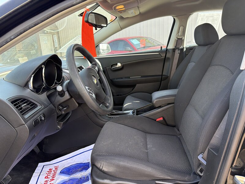 2009 Chevrolet Malibu LT - Photo 8 - Central Point, OR 97502
