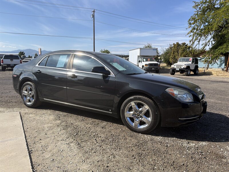 2009 Chevrolet Malibu LT - Photo 4 - Central Point, OR 97502