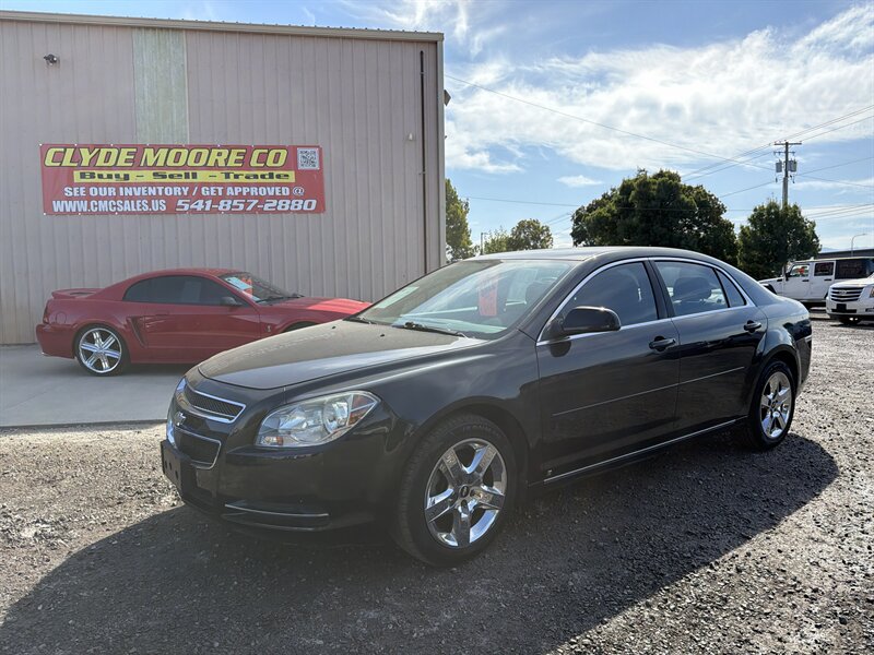 2009 Chevrolet Malibu LT - Photo 2 - Central Point, OR 97502