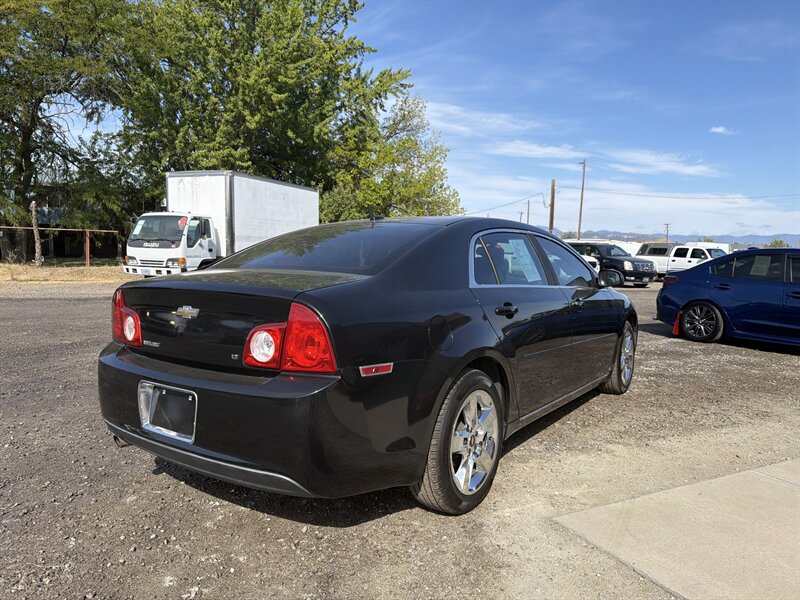 2009 Chevrolet Malibu LT - Photo 5 - Central Point, OR 97502