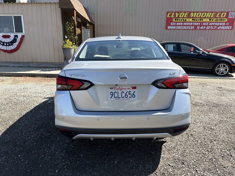 2020 Nissan Versa SV - Photo 3 - Central Point, OR 97502