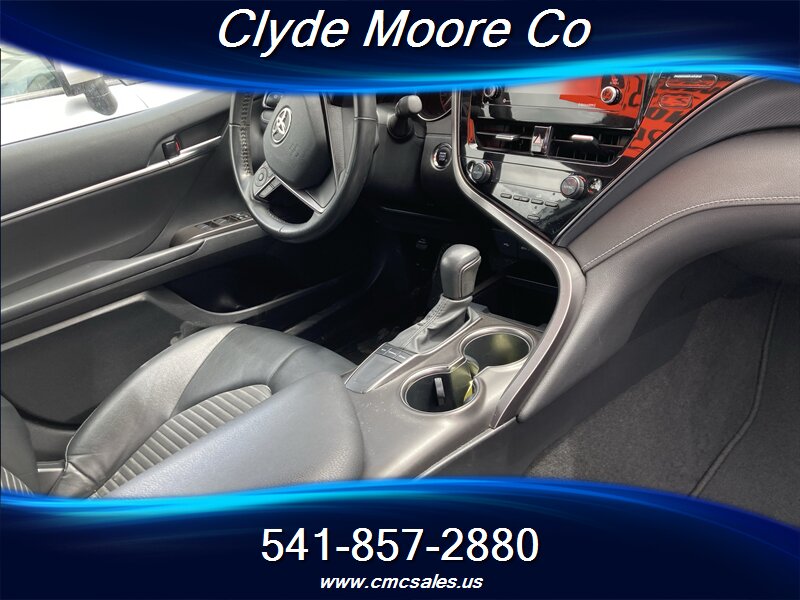 2023 Toyota Camry SE - Photo 3 - Central Point, OR 97502