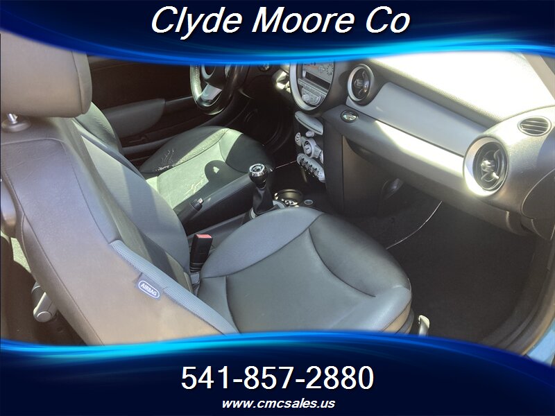 2010 MINI Cooper - Photo 6 - Central Point, OR 97502