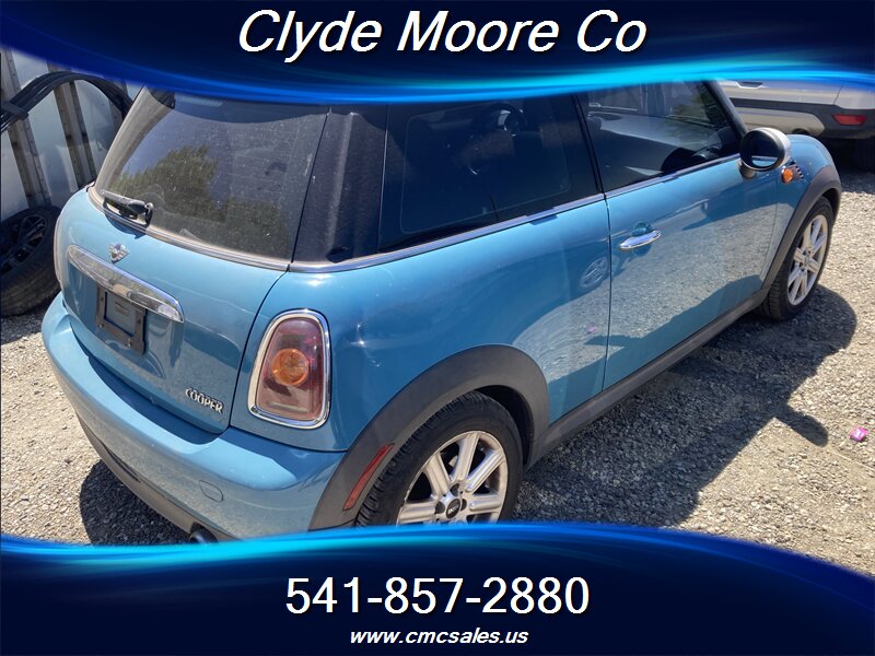 2010 MINI Cooper - Photo 2 - Central Point, OR 97502