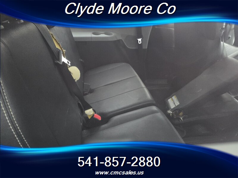 2015 Toyota Sienna SE 8-Passenger - Photo 6 - Central Point, OR 97502