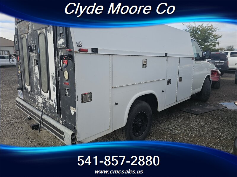 2004 Chevy Xpress 3500 - Photo 2 - Central Point, OR 97502