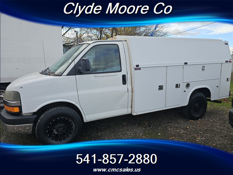 2004 Chevy Xpress 3500 - Photo 3 - Central Point, OR 97502