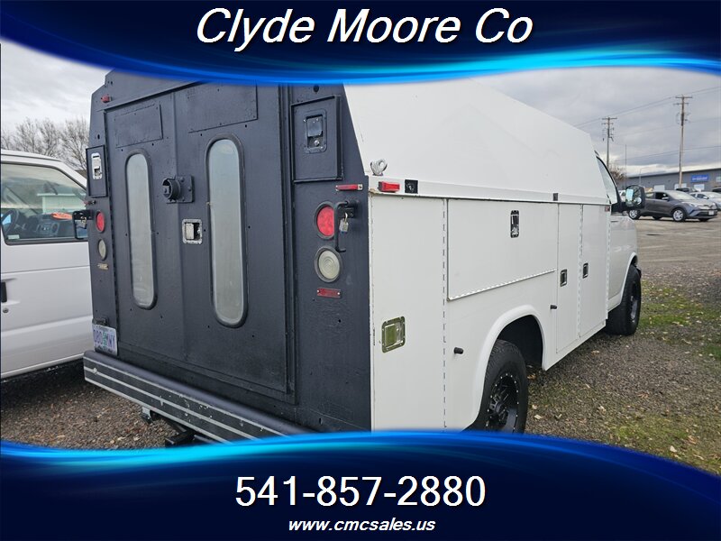 2004 Chevy Xpress 3500 - Photo 4 - Central Point, OR 97502