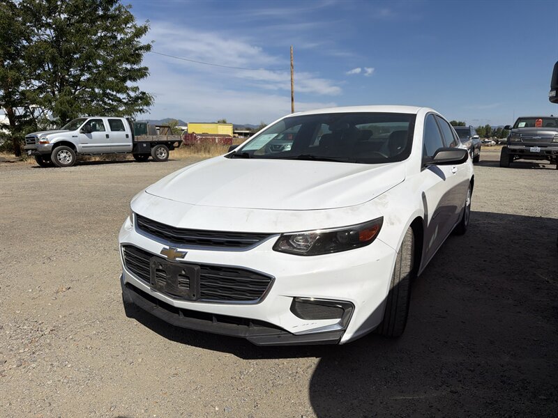 2017 Chevrolet Malibu LS   - Photo 1 - Central Point, OR 97502