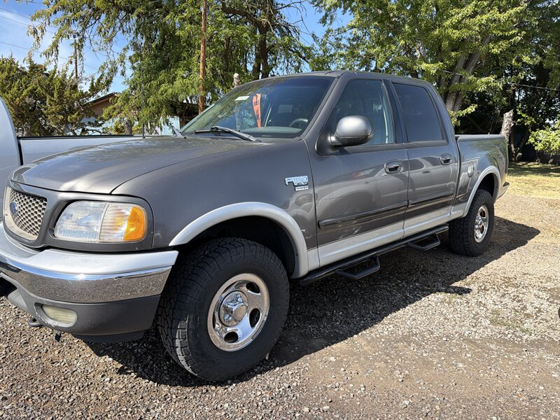 2002 Ford F-150 XLT - Photo 3 - Central Point, OR 97502