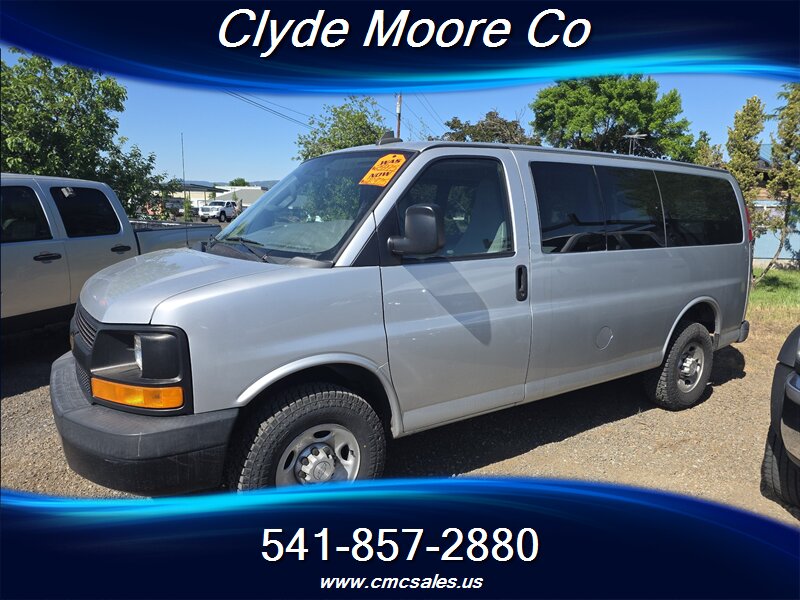 2017 Chevrolet Express LS 2500   - Photo 1 - Central Point, OR 97502