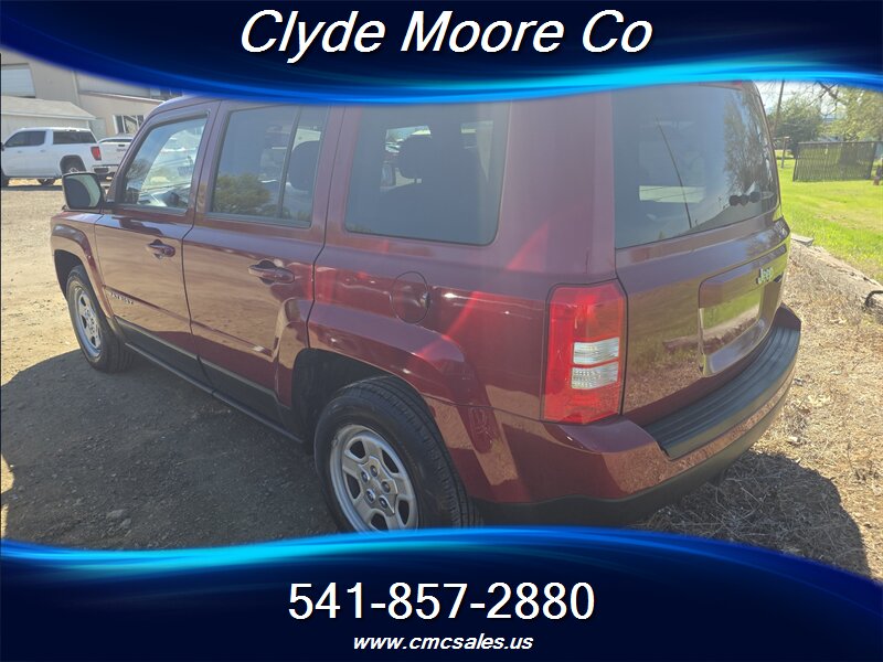 2016 Jeep Patriot Sport - Photo 2 - Central Point, OR 97502