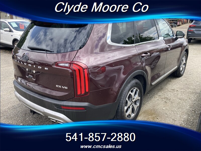 2020 Kia Telluride EX - Photo 2 - Central Point, OR 97502