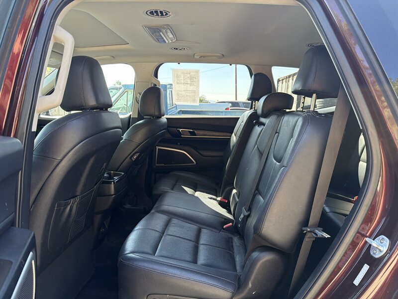 2020 Kia Telluride EX - Photo 4 - Central Point, OR 97502