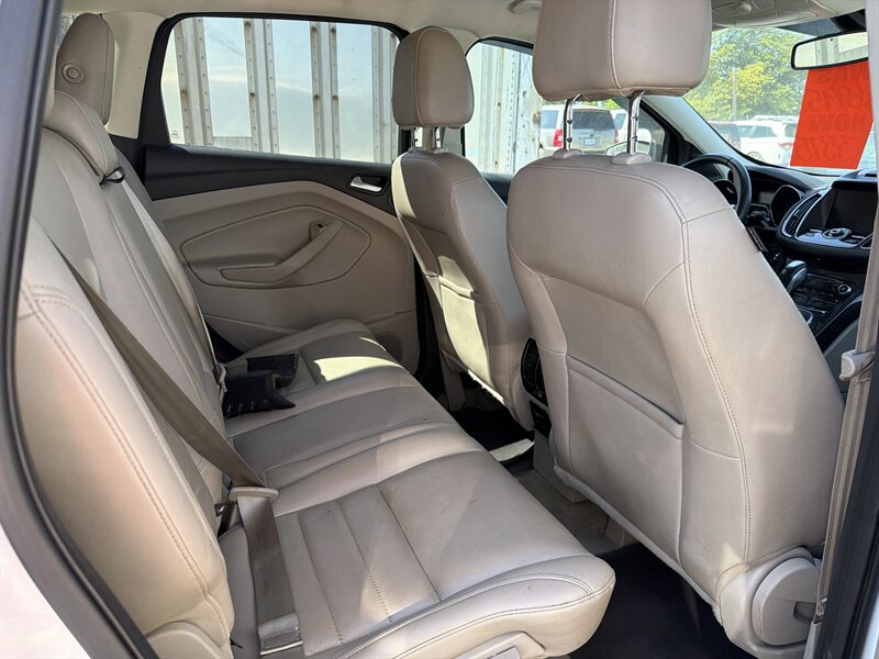 2014 Ford Escape Titanium - Photo 5 - Central Point, OR 97502