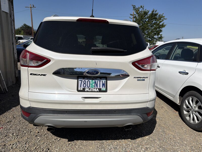 2014 Ford Escape Titanium - Photo 6 - Central Point, OR 97502