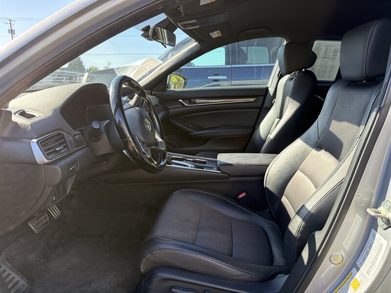 2019 Honda Accord Sport - Photo 4 - Central Point, OR 97502