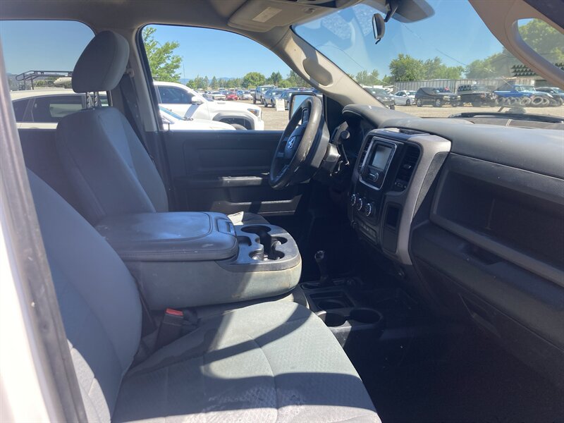 2018 RAM 2500 Tradesman - Photo 4 - Central Point, OR 97502