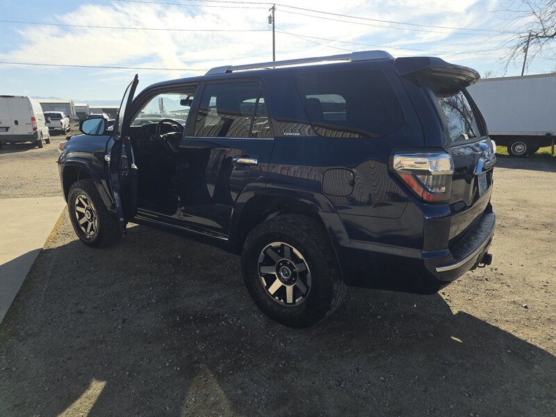 2015 Toyota 4Runner Limited - Photo 3 - Central Point, OR 97502