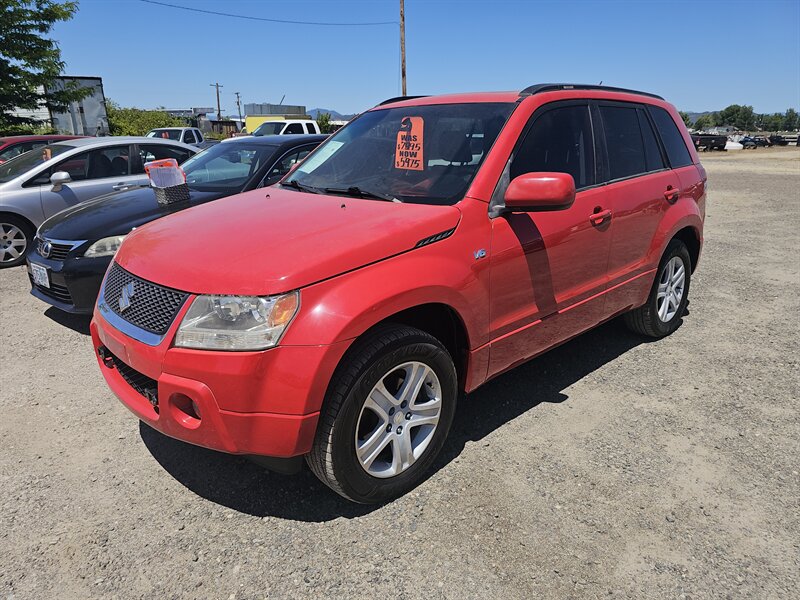 2006 Suzuki Grand Vitara Luxury - Photo 1 - Central Point, OR 97502