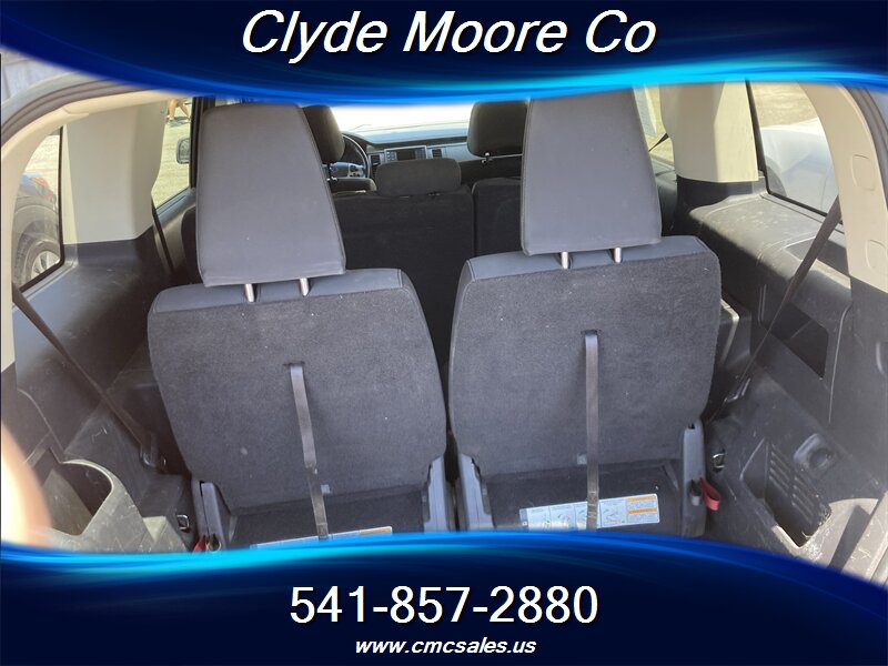 2013 Ford Flex SE - Photo 6 - Central Point, OR 97502