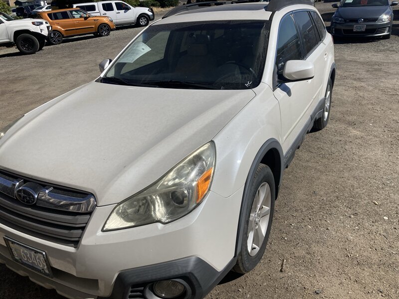 2014 Subaru Outback 2.5i Limited   - Photo 1 - Central Point, OR 97502