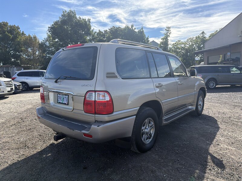 2001 Lexus LX 470 - Photo 6 - Central Point, OR 97502