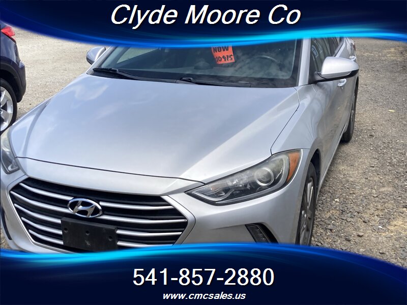 2017 Hyundai ELANTRA SE   - Photo 1 - Central Point, OR 97502