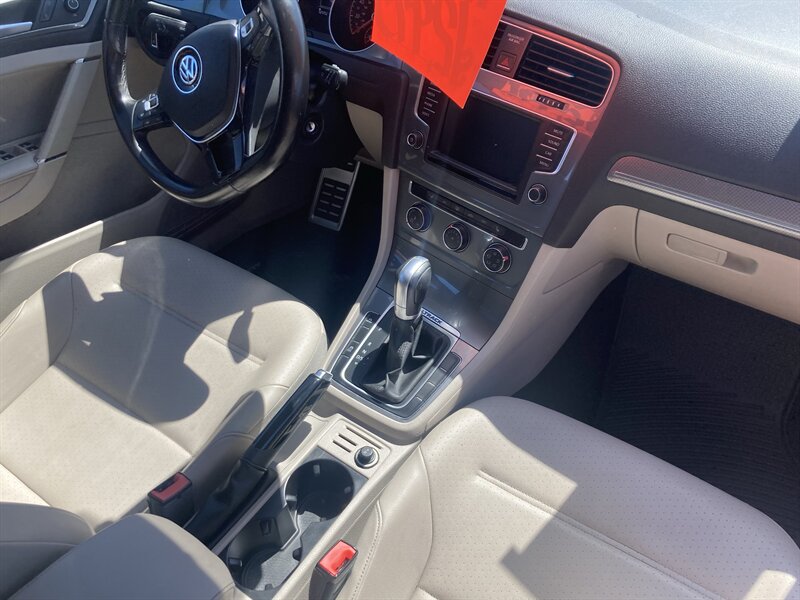 2017 Volkswagen Golf Alltrack TSI S 4Motion - Photo 3 - Central Point, OR 97502