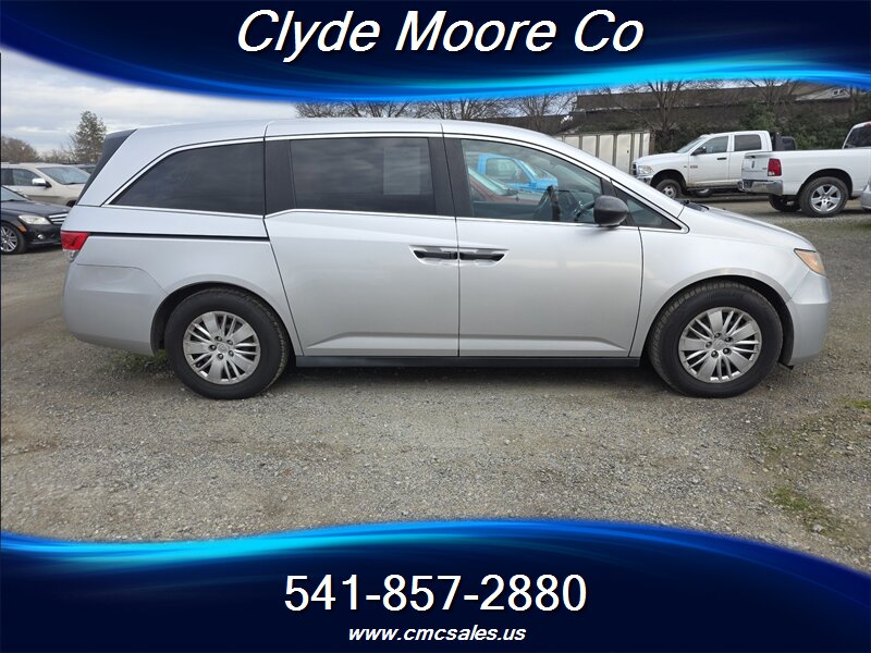 2015 Honda Odyssey LX - Photo 2 - Central Point, OR 97502