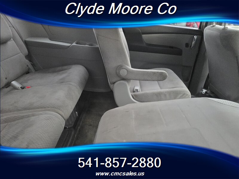 2015 Honda Odyssey LX - Photo 5 - Central Point, OR 97502