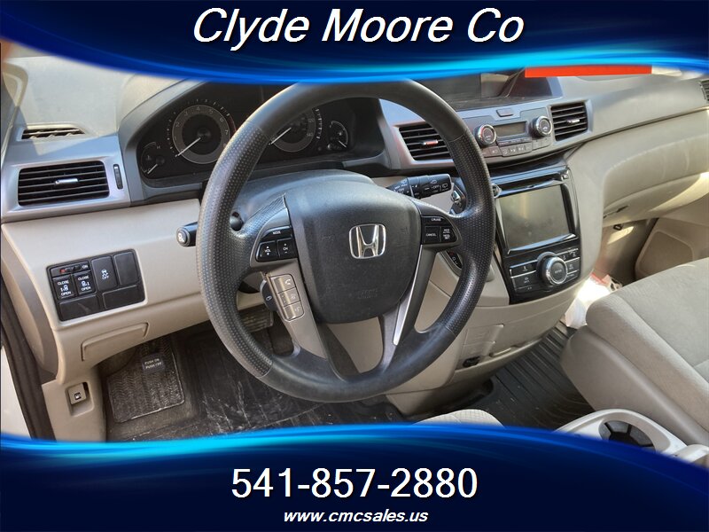 2014 Honda Odyssey EX - Photo 4 - Central Point, OR 97502