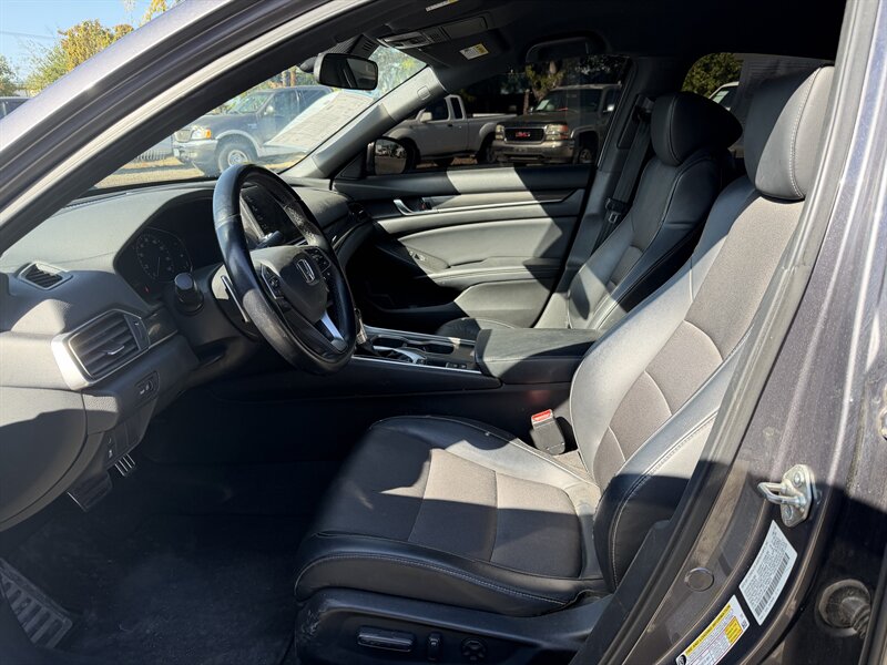 2018 Honda Accord Sport - Photo 8 - Central Point, OR 97502