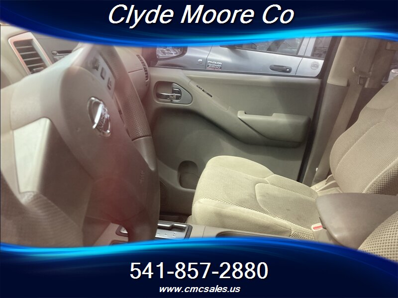 2010 Nissan Frontier SE V6 - Photo 3 - Central Point, OR 97502