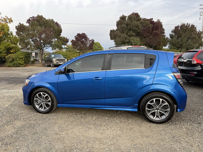 2018 Chevrolet Sonic LT Auto - Photo 7 - Central Point, OR 97502
