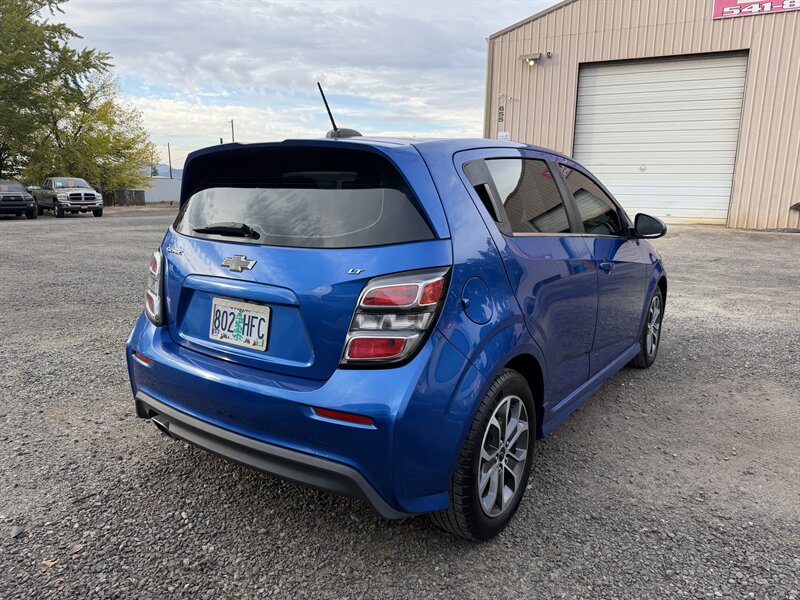 2018 Chevrolet Sonic LT Auto - Photo 5 - Central Point, OR 97502
