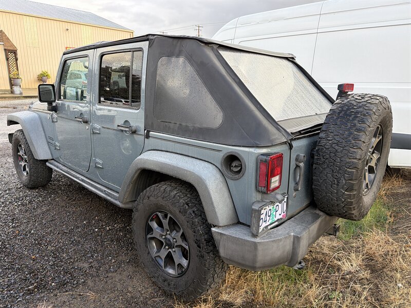 2015 Jeep Wrangler Unlimited Sport S - Photo 4 - Central Point, OR 97502