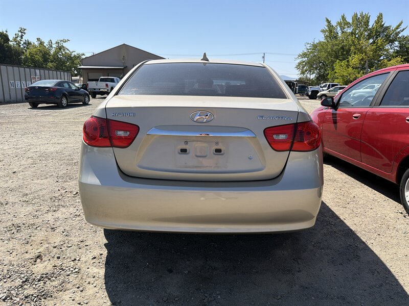 2010 Hyundai ELANTRA GLS - Photo 3 - Central Point, OR 97502