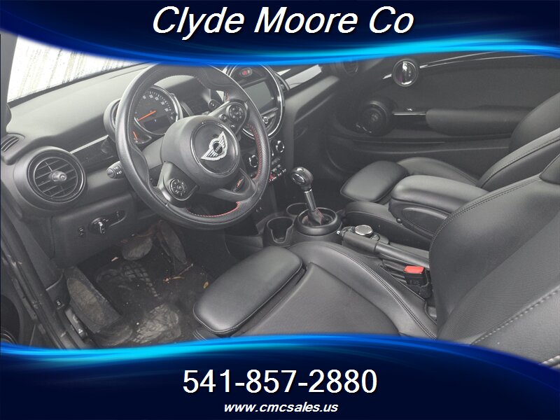 2019 MINI Convertible Cooper S - Photo 3 - Central Point, OR 97502