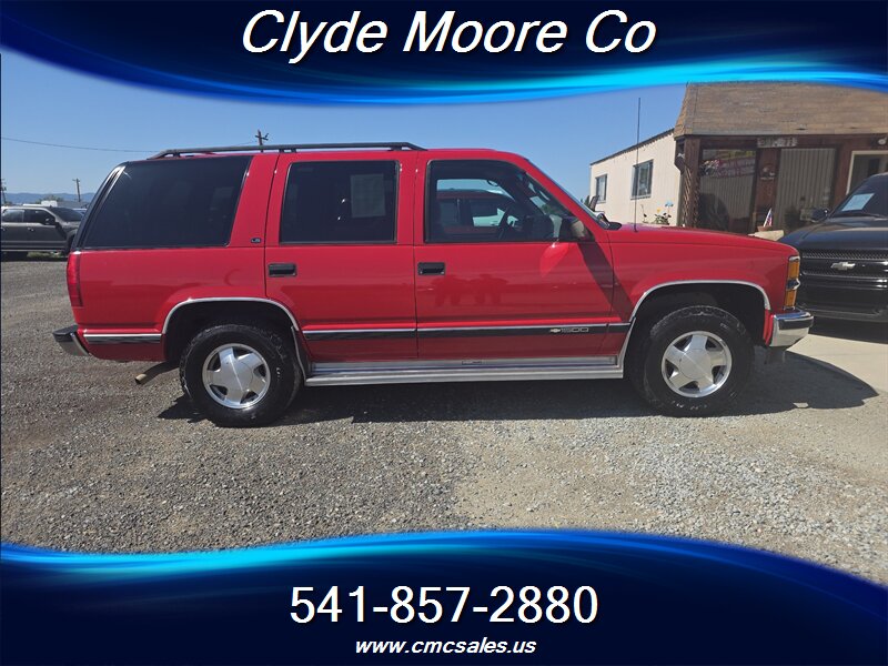1997 Chevrolet Tahoe LS - Photo 2 - Central Point, OR 97502