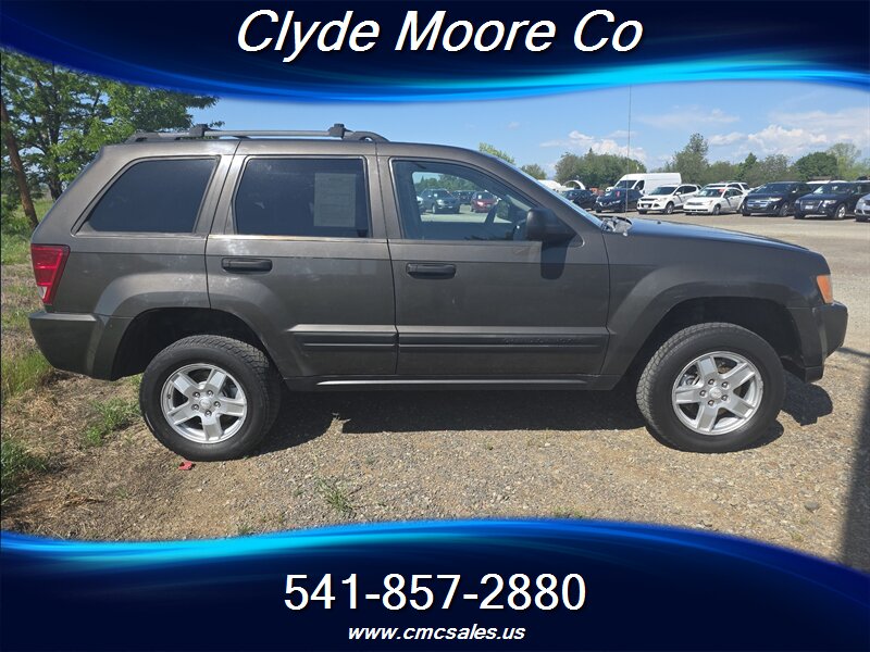 2006 Jeep Grand Cherokee Laredo - Photo 2 - Central Point, OR 97502