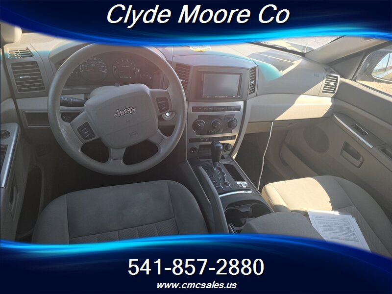 2006 Jeep Grand Cherokee Laredo - Photo 6 - Central Point, OR 97502