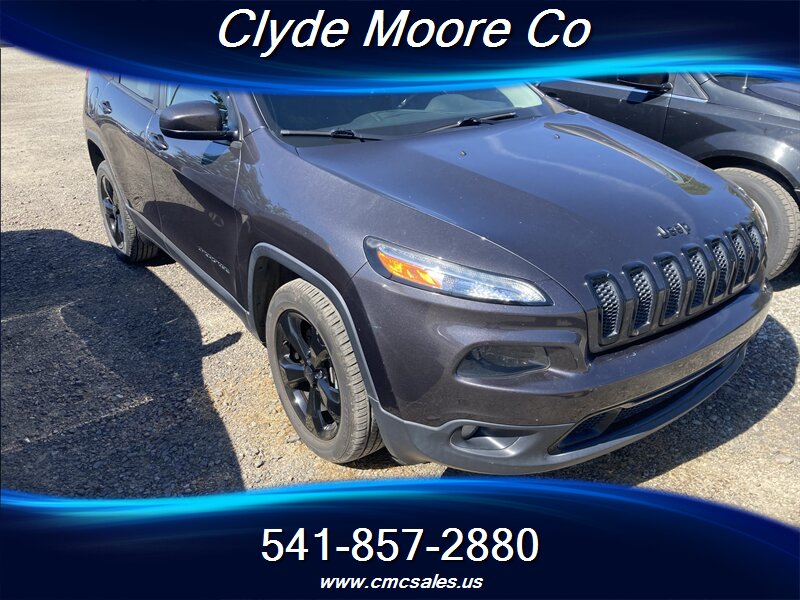 2016 Jeep Cherokee Latitude   - Photo 1 - Central Point, OR 97502