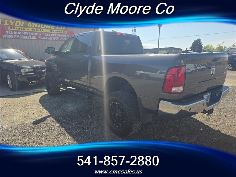2015 RAM 2500 Tradesman - Photo 2 - Central Point, OR 97502