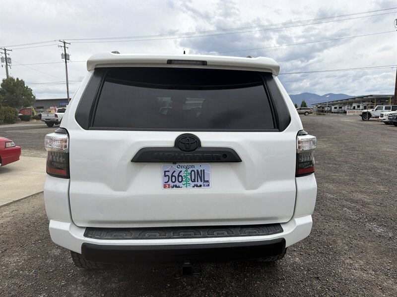 2019 Toyota 4Runner TRD Off-Road - Photo 7 - Central Point, OR 97502