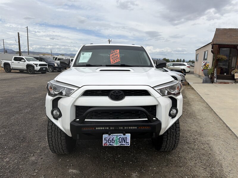2019 Toyota 4Runner TRD Off-Road - Photo 3 - Central Point, OR 97502